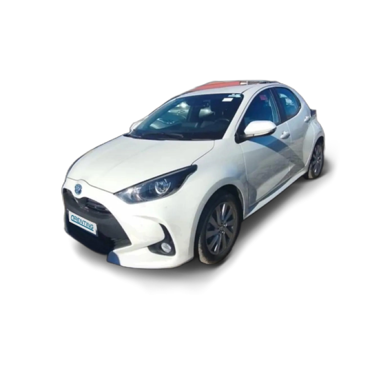 Renting Toyota Yaris 1.5 120H Active Tech Blanco